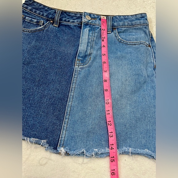 PACSUN Two Tone Frayed Hem Denim Mini Skirt - Size 25 (measures 28") - Picture 4 of 9